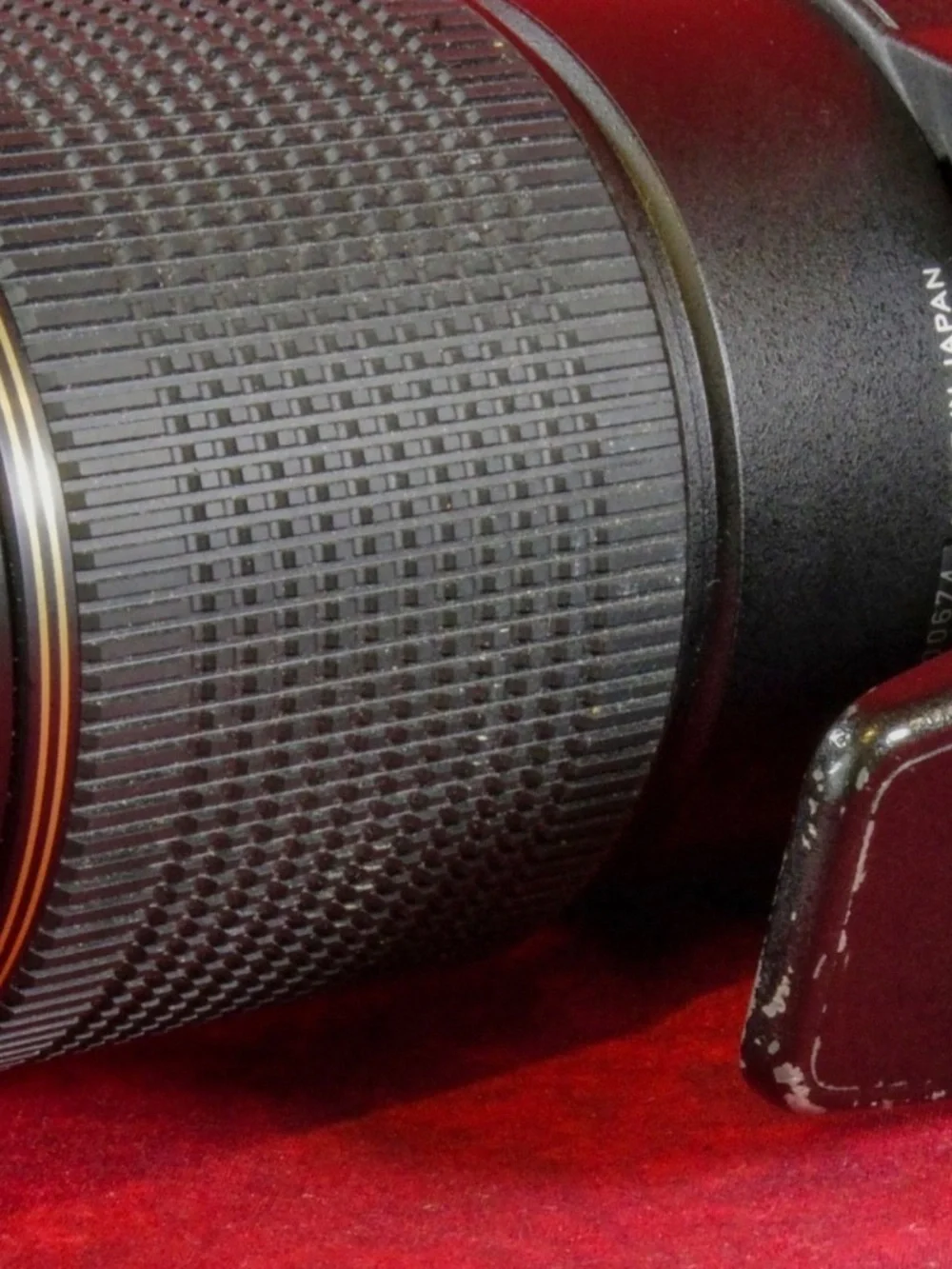 Tamron SP AF 180mm Macro f/3.5 -w/Hood and Tripod Foot-Nikon Mount